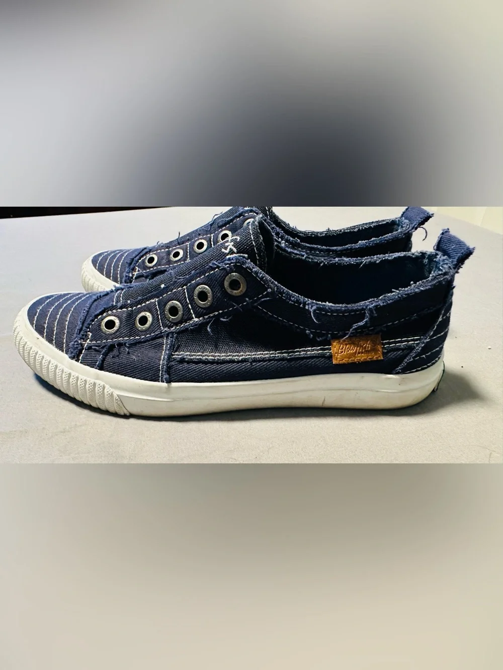 Blowfish Women’s Slip-On Canvas Sneakers in Navy denim (preloved)